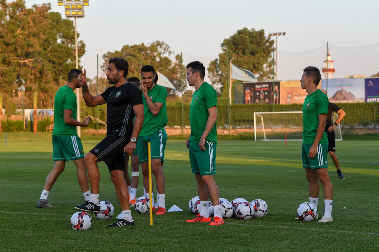 المنتخب الوطني يجري تداريبه في غياب أبرز اللاعبين