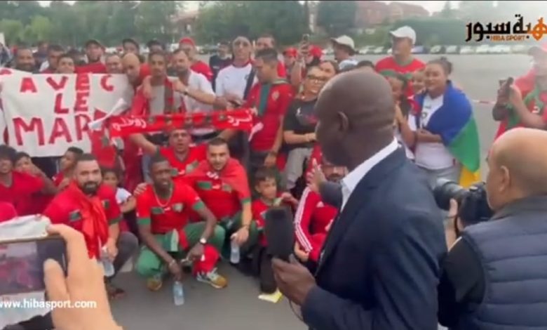 (فيديو) الجمهور المغربي حاضر في مواجهة بوركينافاسو بوجوه تغيب عنها الفرحة وبلافتات تضامنية من ضحايا زلزال المغرب