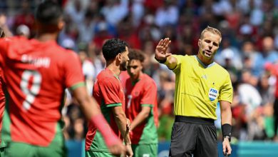 سخرية "عالمية" من حكم مباراة المنتخب المغربي ضد الأرجنتين في الأولمبياد
