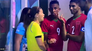 رحيمي وحكيمي ضغطوا على الحكم.. التلفزيون البرازيلي يكشف كواليس توقف مواجهة المغرب والأرجنتين