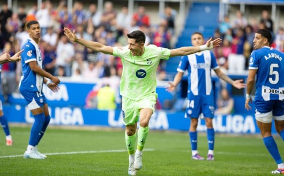 الدوري الإسباني.. ليفاندوفسكي يقود برشلونة للفوز أمام ديبورتيفو ألافيس